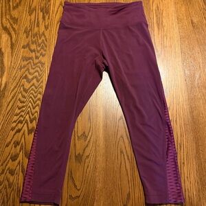 MPG women’s leggings‎ / yoga pants in maroon or burgundy color size medium